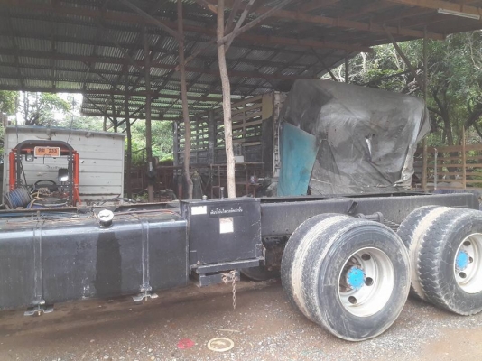 หัวคัสซีสิบล้อแสงเพลา Isuzu 360 แรง ปี 55 เดิมๆ พร้อมใช้งานค่ะ