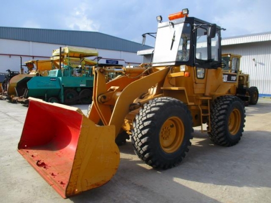 ขายรถตักล้อยาง CAT 910F