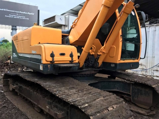 ขายครับ HYUNDAI 220-9s 3000 ชมพร้อมใช้เปลี่ยนของเหลวหมดแล้ว รถออกห้าง