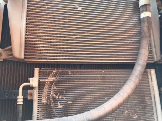 ขายครับ HYUNDAI 220-9s 3000 ชมพร้อมใช้เปลี่ยนของเหลวหมดแล้ว รถออกห้าง