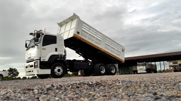 ขาย ครับ isuzu 360 แรง ปี56 ปลายปีแม่+ลูก รถสวยวิ่งน้อยยางเต็มพร้อมใช้งาน ครับสภาพขั้นเทพครับ