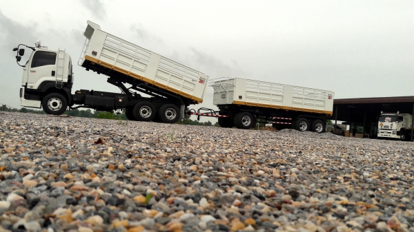 ขาย ครับ isuzu 360 แรง ปี56 ปลายปีแม่+ลูก รถสวยวิ่งน้อยยางเต็มพร้อมใช้งาน ครับสภาพขั้นเทพครับ