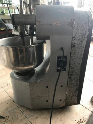 เครื่องตีแป้ง2แขน ปริมาณ 10 ลิตร สภาพพร้อมใช้