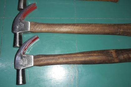 ขายค้อนตราตาขนาด16oz.งานใหม่ด้ามไม้สวยงาม เหมาะมือ