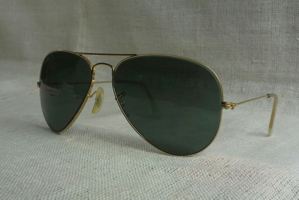 แว่นตาท่านนายพล  อเมริกันวินเทจ ยุค &#039;70s  &#039;เรย์-แบน แมคอาเธอร์&#039;  ตัวเทพบุตร!  Vintage B&amp;L RAY-BAN USA  ตัวแท้!  จริงใจ - ไม่จิงโจ้!