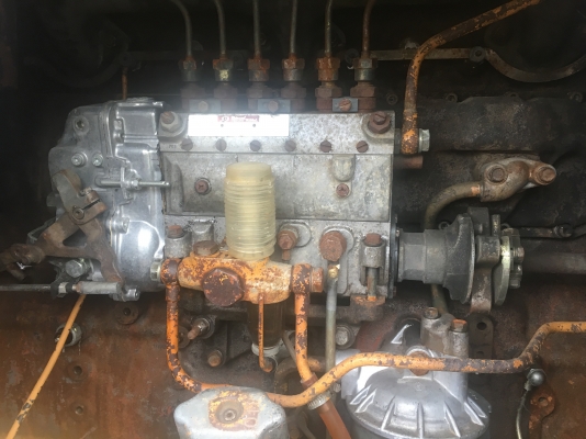 ขายรถตัก Komatsu 515 ; รถเก่าญี่ปุ่น 100\%;  สภาพสวยพร้อมใช้งานได้ทันที สนใจติดต่อ 081-9485494