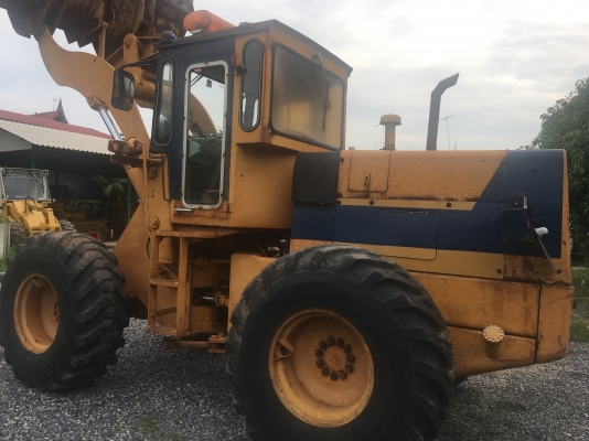 ขายรถตัก Komatsu 515 ; รถเก่าญี่ปุ่น 100\%;  สภาพสวยพร้อมใช้งานได้ทันที สนใจติดต่อ 081-9485494