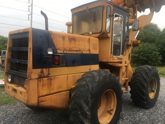 ขายรถตัก Komatsu 515 ; รถเก่าญี่ปุ่น 100\%;  สภาพสวยพร้อมใช้งานได้ทันที สนใจติดต่อ 081-9485494