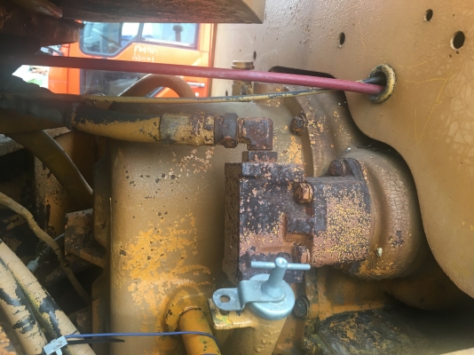 ขายรถตัก Komatsu 515 ; รถเก่าญี่ปุ่น 100\%;  สภาพสวยพร้อมใช้งานได้ทันที สนใจติดต่อ 081-9485494