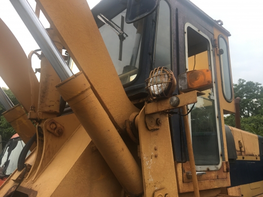 ขายรถตัก Komatsu 515 ; รถเก่าญี่ปุ่น 100\%;  สภาพสวยพร้อมใช้งานได้ทันที สนใจติดต่อ 081-9485494