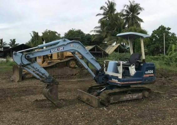 ขาย 225,000 บาท KUBOTA MX30 (บุ้งกี๋ +พร้อมหัวเจาะ) เครื่องดี ปั้มแรง โช่หนา เอวแน่น เอกสารชื้อขาย รถอยู่ จ.นครปฐม  090-772-3710 090-772-3708