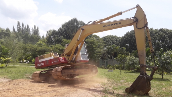 รถแบคโฮ KOMATSU PC200-5 สภาพดี พร้อมใช้งาน เครื่องดี ปั้มแรง ระบบไฟฟ้าครบ