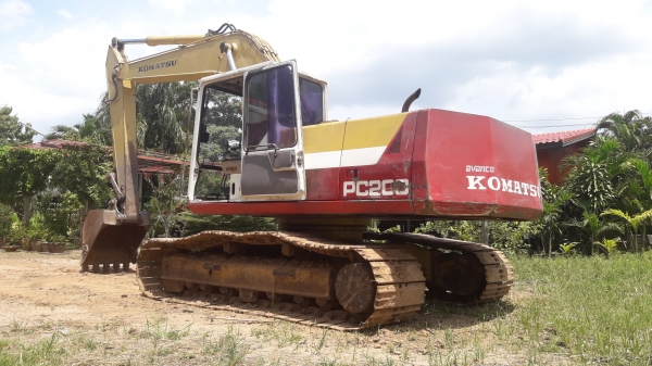 รถแบคโฮ KOMATSU PC200-5 สภาพดี พร้อมใช้งาน เครื่องดี ปั้มแรง ระบบไฟฟ้าครบ
