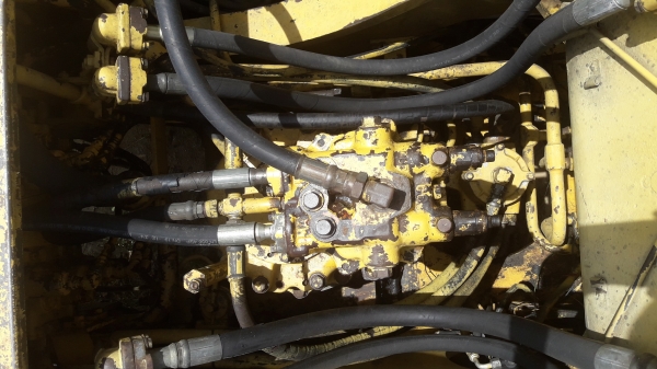 รถแบคโฮ KOMATSU PC200-5 สภาพดี พร้อมใช้งาน เครื่องดี ปั้มแรง ระบบไฟฟ้าครบ