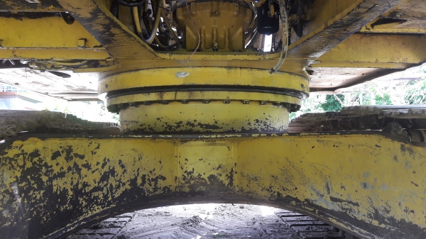 รถแบคโฮ KOMATSU PC200-5 สภาพดี พร้อมใช้งาน เครื่องดี ปั้มแรง ระบบไฟฟ้าครบ