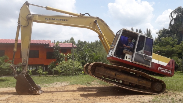 รถแบคโฮ KOMATSU PC200-5 สภาพดี พร้อมใช้งาน เครื่องดี ปั้มแรง ระบบไฟฟ้าครบ