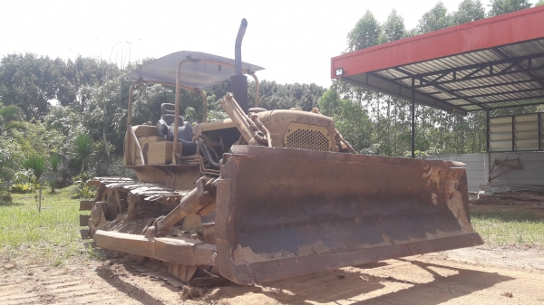 ขายรถแทรกเตอร์ CAT D4 สภาพพร้อมใช้งาน ราคาไม่แรง