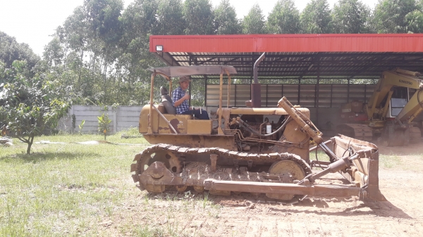 ขายรถแทรกเตอร์ CAT D4 สภาพพร้อมใช้งาน ราคาไม่แรง
