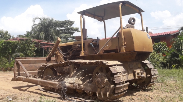 ขายรถแทรกเตอร์ CAT D4 สภาพพร้อมใช้งาน ราคาไม่แรง