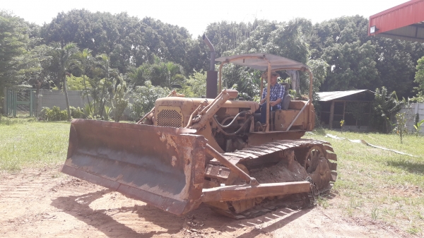 ขายรถแทรกเตอร์ CAT D4 สภาพพร้อมใช้งาน ราคาไม่แรง