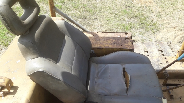 ขายรถแทรกเตอร์ CAT D4 สภาพพร้อมใช้งาน ราคาไม่แรง