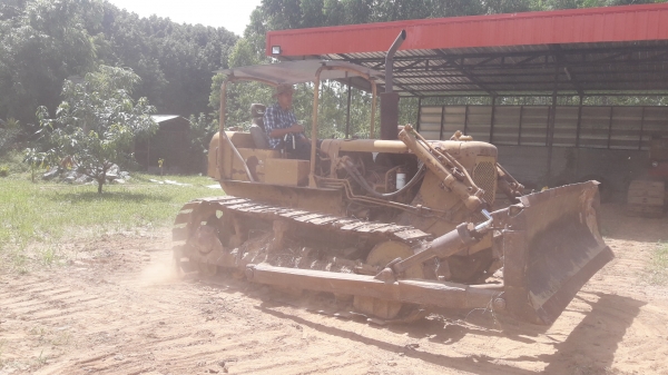 ขายรถแทรกเตอร์ CAT D4 สภาพพร้อมใช้งาน ราคาไม่แรง