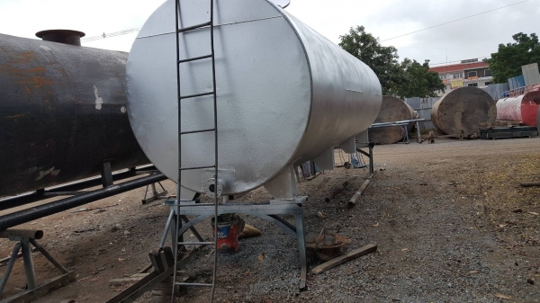 ถังน้ำมันขนาด 18000 ลิตรสภาพสวยๆตามรูป(เข้ามาใหม่)