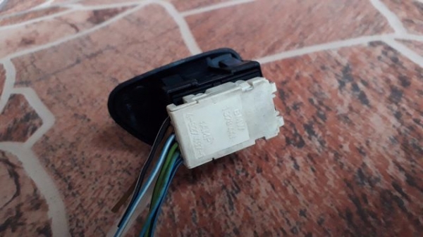 สวิทช์ปรับกระจกมองข้าง BMW E36 สวิทช์ปรับกระจกมองข้าง BMW E36