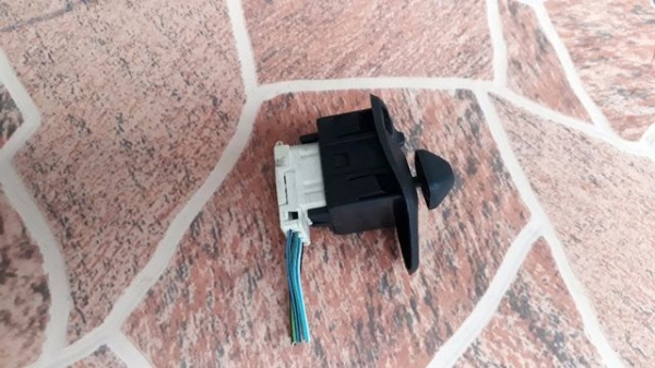 สวิทช์ปรับกระจกมองข้าง BMW E36 สวิทช์ปรับกระจกมองข้าง BMW E36