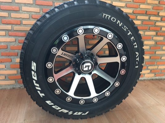 ล้อแม็กซ์ Lenso ขอบ 18 พร้อมยาง Monster 265/60/18 ปี 17 ตอกเต็มๆ ตุ่มหน้าอยู่ทุกเส้น