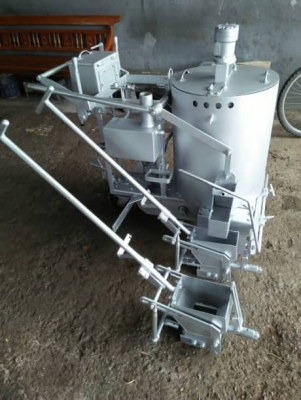 ขายรถตีเส้นจราจรเเบบขับเครื่องยนต์