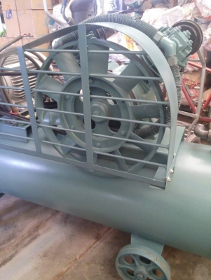 (ลดราคาเหลือเพียง 25,000 บาท!!)ปั้มลมพูม่า สองสูบ ไฟ 3 สาย มือสอง ซ่อมใหม่ สภาพดีมาก