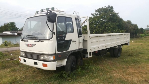 HINO 6ล้อ ยาง825/16 กระบะเหล็กยาว 6.2 ม. เครื่องดี ยางดี ครัทซีสวย ศุภากร 081-1903107 , 089-5367218 HINO 6ล้อ ยาง825/16 กระบะเหล็กยาว 6.2 ม. เครื่องดี ยางดี ครัทซีสวย ศุภากร 081-1903107 , 089-5367218