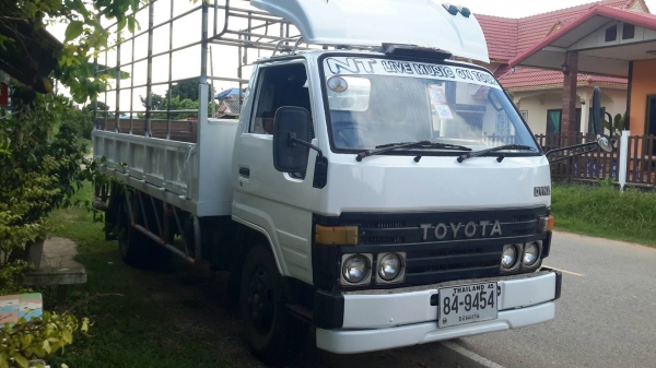 ขายรถTOYOTA 6ล้อ จดทะเบียนปี46 รถสวย พร้อมใช้งาน เล่มทะเบียนพร้อมโอน