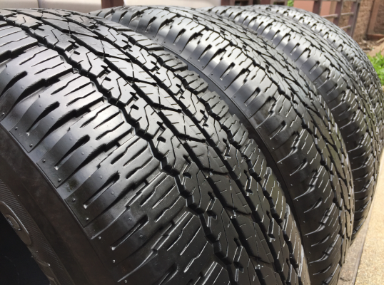 ยาง Bridgestone 265 65 17 กลางปี15 ดอกเต็ม ใช้ยาว ราคาไม่แพง