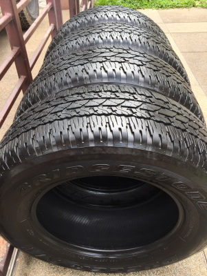 ยาง Bridgestone 265 65 17 กลางปี15 ดอกเต็ม ใช้ยาว ราคาไม่แพง