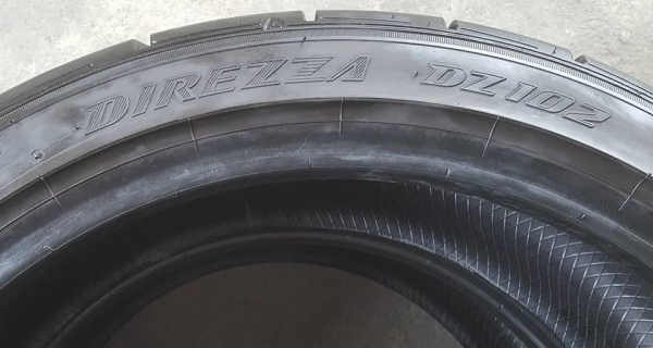 ยาง235/40-18 255/35-18 dunlop dz102 ปี15 สภาพดี ราคาทั้งชุด 5000 บาท