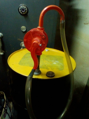 ถังน้ำมันและอุปกรณ์ปั่นน้ำมัน