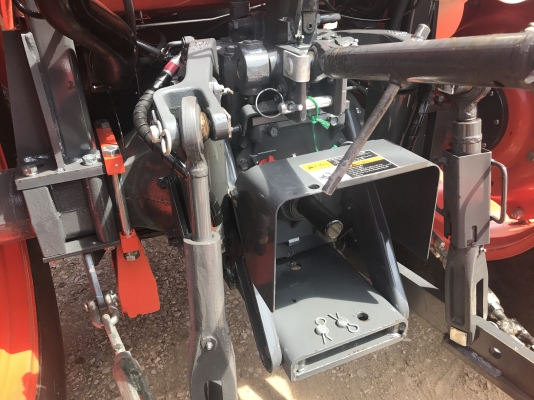 ขายรถไถคูโบต้า M7040 ใช้งาน 534 ชม. รถใช้ในไร่ เดิมทุกจุด เครื่องสมบูรณ์100\% รถปี 59 พร้อมอุปกรณ์ดันหน้า+ผาน7 ราคา 698,000 บาท สนใจโทร 081-9136451 , 087-8390653  ขอดูรูปเพิ่มเติม Line:bow6451 ค่ะ เล่มพร้อมโอน  ราคาจัดส่งฟรี ค่ะ