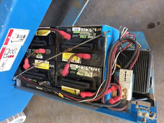 ขายรถกระเช้าไฟฟ้ายกได้สูง 6 เมตร สนใจติดต่อ 062-709-1747