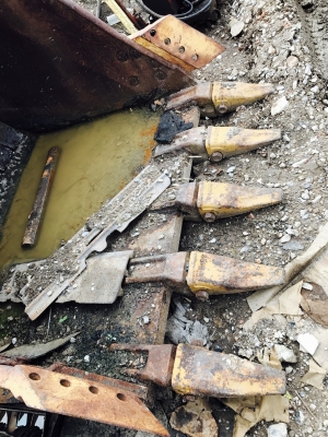 ขาย บุ๊งกี้ ถอดจากCAT330 สวยๆ ขาย บุ๊งกี้ ถอดจากCAT330 สวยๆ