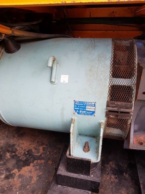 ขายเครื่องปั่นไฟ Denyo 90Kva ราคาต่อรองได้ สนใจโทร 0818481185