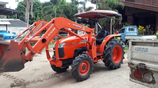 ขายรถไถ Kubota L3608 SP ติดตักสภาพสวยๆๆพร้อมใช้ครับ รุ่นนี้ถือว่าเป็นรุ่นใหม่คุ้มมากกับราคานี้ครับ