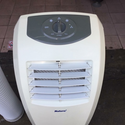 **** ขายแอร์เคลื่อนที่ Natural 9000 BTU สภาพสวย ****