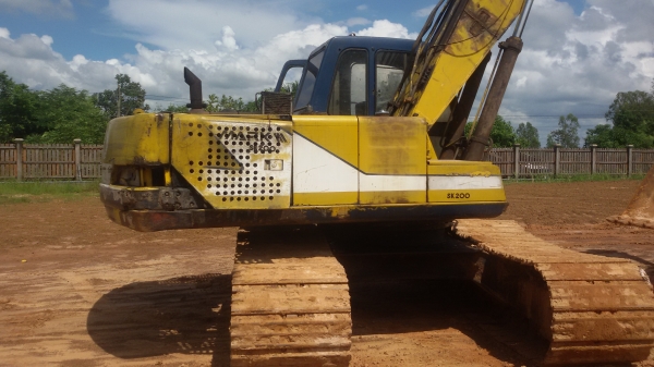 ขายแมคโค kobelco sk200m3  ติดต่อ0622683801