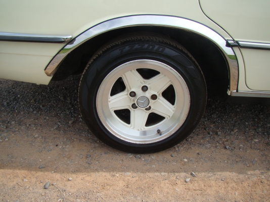 BENZ W116 280S Vintage สีสวยมาก ใช้งานปรกติ