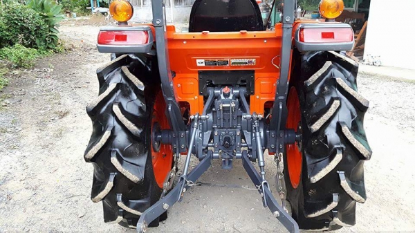 ขายรถไถคูโบต้า KUBOTA L 3608SP พร้อมชุดใบมีดดันหน้าคานล่าง ผาน6 ขายรถไถคูโบต้า KUBOTA L 3608SP พร้อมชุดใบมีดดันหน้าคานล่าง ผาน6