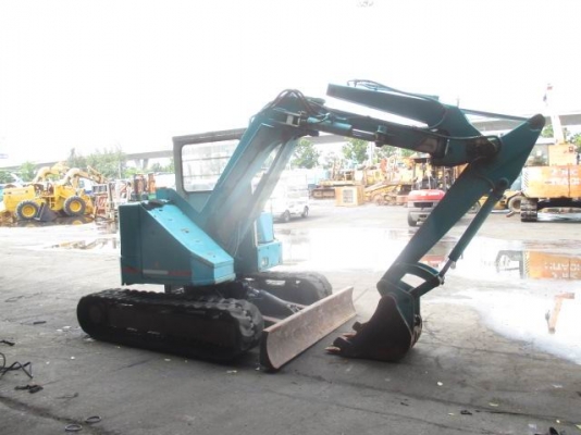 ขายรถขุดขนาด5ตัน ยี่ห้อ  KUBOTA  รุ่น  RX501 เครื่องยนต์ V220B เก่าจากนอก ยังไม่เคยใช้งาน ขาย 270,000 บาท*