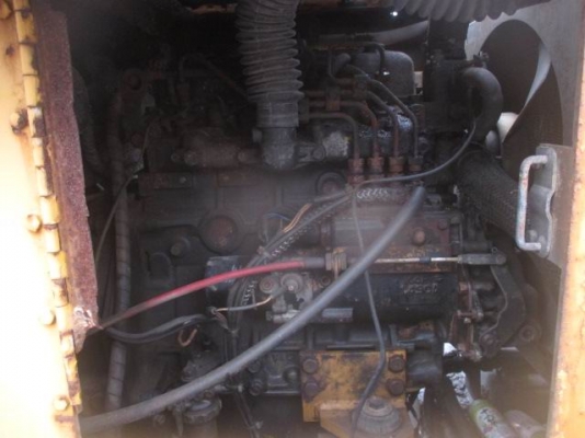 รถบด หน้าเหล็ก หลังยาง ยี่ห้อ BOMAG  รุ่น BW123AC เครื่องยนต์ K4F เก่าจากญี่ปุ่น ยังไม่ได้ใช้งานในไทย  มีเอกสารพร้อมขาย ขายตามสภาพ 270,000บาท