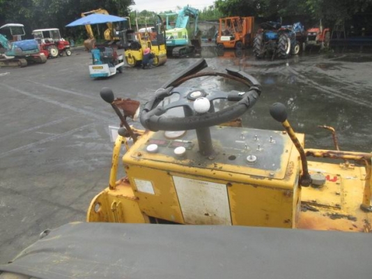 รถบด หน้าเหล็ก หลังยาง ยี่ห้อ BOMAG  รุ่น BW123AC เครื่องยนต์ K4F เก่าจากญี่ปุ่น ยังไม่ได้ใช้งานในไทย  มีเอกสารพร้อมขาย ขายตามสภาพ 270,000บาท